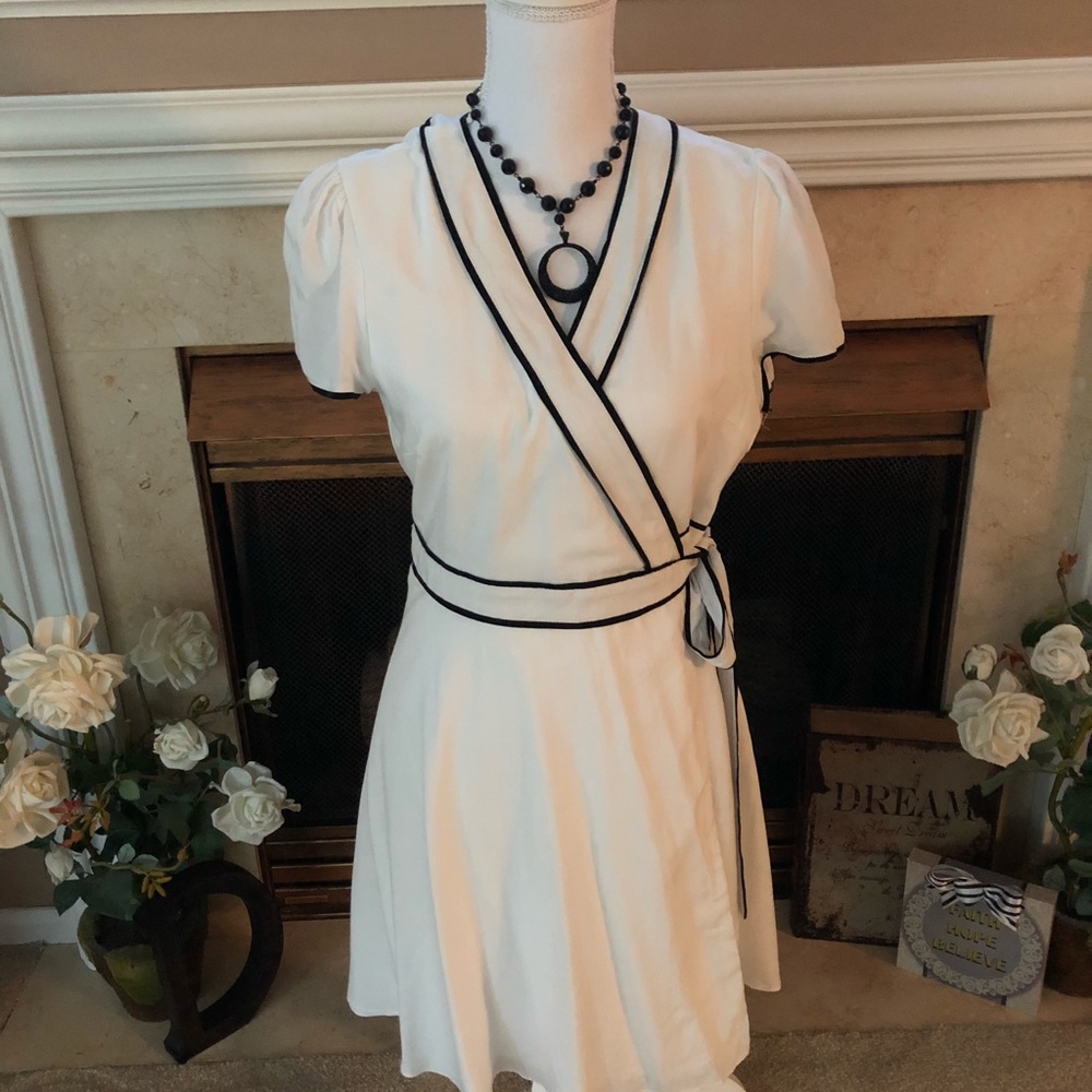 BNWOT: LuLus Wrap Dress